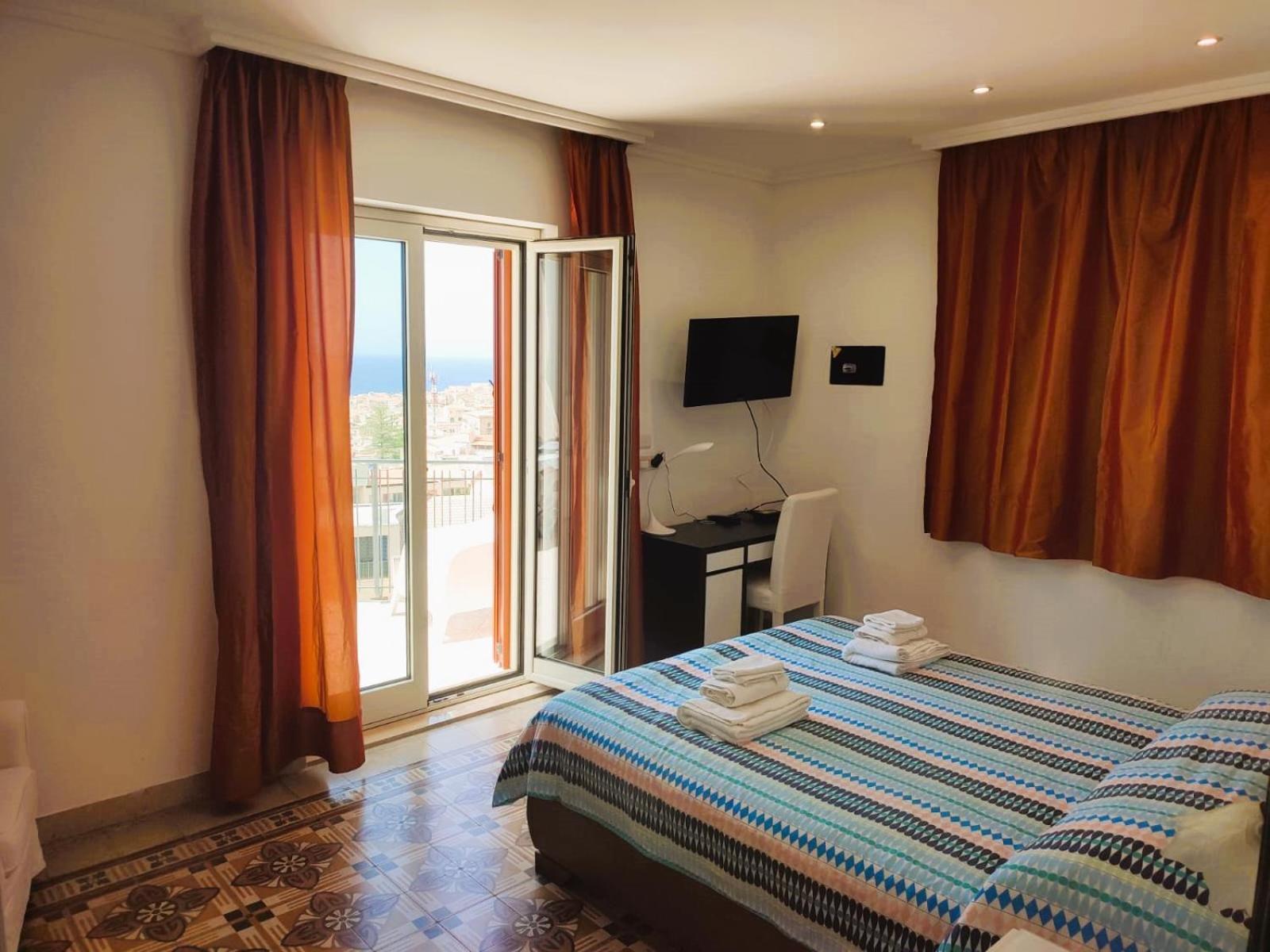 Villa Vittoria Чефалу Екстериор снимка