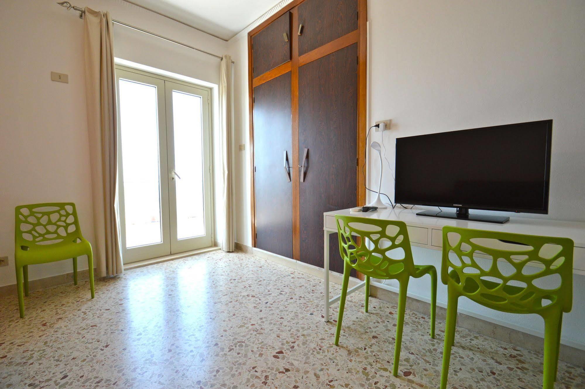 Villa Vittoria Чефалу Екстериор снимка
